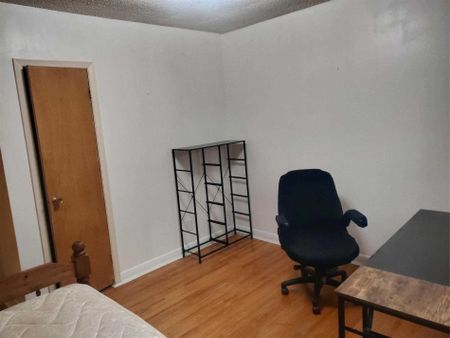 For Lease - 28 Esther Lorrie Drive Unit# Upper, Toronto, Ontario - Photo 5
