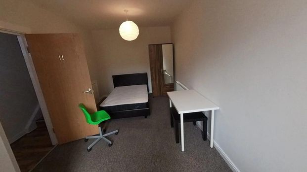 10 bedroom detached house to rent - Photo 1