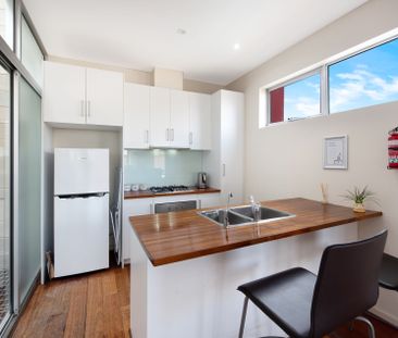 Low Maintenance Living in the Heart of the CBD - Photo 2