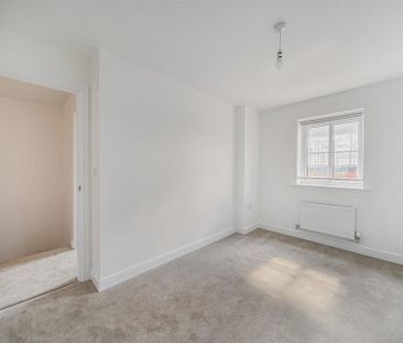 3 bedroom detached house to rent - Photo 3