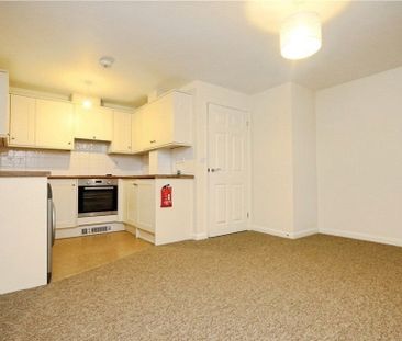 Victoria Street, Englefield Green, Egham, Surrey, TW20 0QX - Photo 5