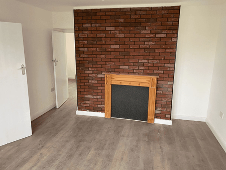 Home Gardens, Dagenham, RM10 - Photo 5