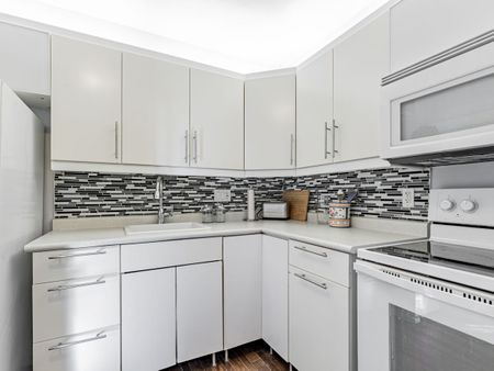 For Lease - 110A Harewood Avenue, Toronto, Ontario - Photo 4