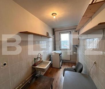 Apartament cu 3 camere, centrala termica, zona Craiovita - Fotografie 4