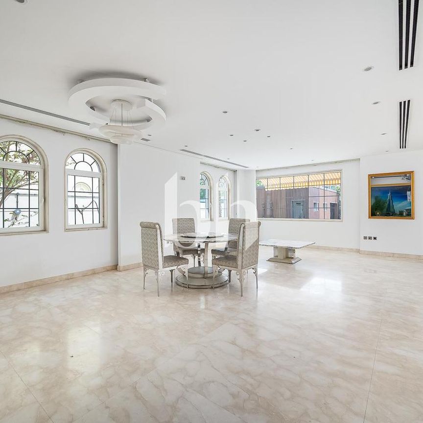 Upgraded 4-Bed | Private Spa | Available Feb - Photo 1