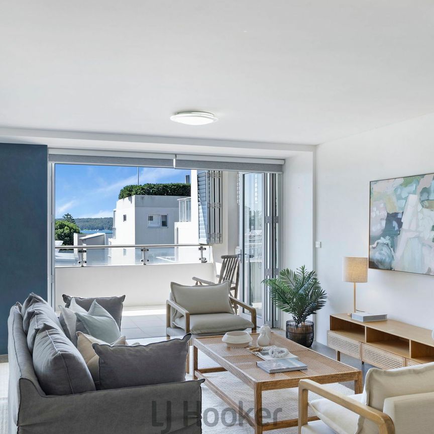 Light-Filled Apartment with Water Views & Premium Finishes - Photo 1