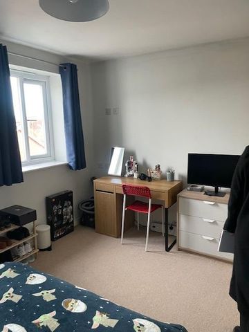 5 Bed Semi-Detached House, Long Down Avenue, BS16 - Photo 4