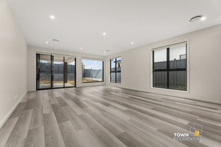 6 Nell Edeson Street, Taylor ACT 2913 - House For Rent | Domain - Photo 3