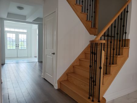 For Lease - 123 Dog Wood Boulevard, East Gwillimbury, Ontario - Photo 4