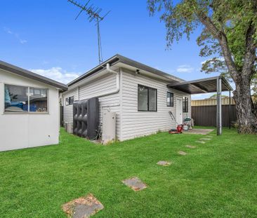Charming 2-Bedroom Granny Flat in Smithfield - Photo 2