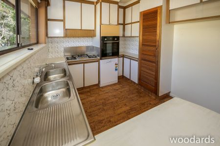 Cosy 2 bedroom unit in Glen Iris - Photo 4