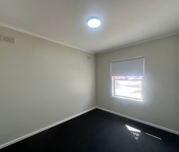 To register & apply for this property, please use this link: https:... - Photo 4