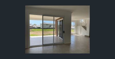 Partially furnished beautiful family home with media room and spare study! - Photo 5