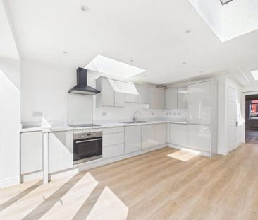 3 bedroom terraced house to rent - Photo 5