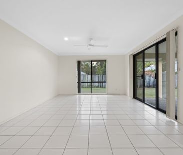 For Lease: Modern Family Home with Spacious Yard and Contemporary C... - Photo 2