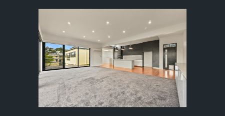 Spacious Family Home in Prime Location - Photo 5