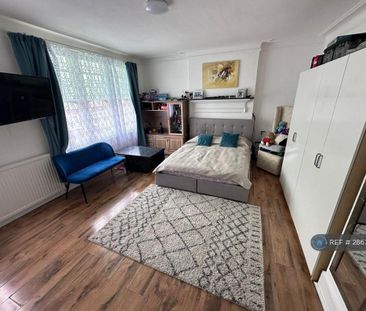 1 bedroom in a house share to rent - Photo 5