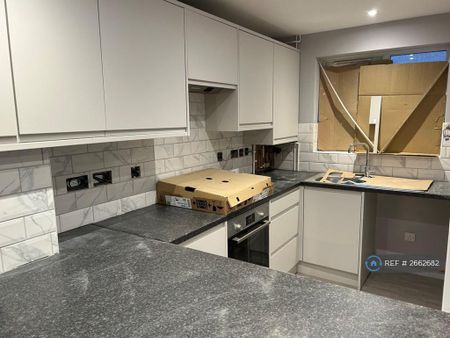 2 bedroom terraced house to rent - Photo 5