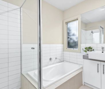 3 Bedroom Quality Townhouse - Photo 4