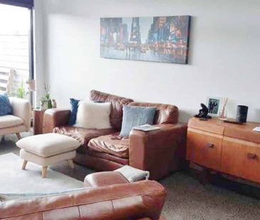 Modern apartment on Nelson - Photo 2