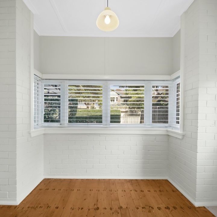 Charming Art Deco Apartment in a Premier Mosman Location - Photo 1