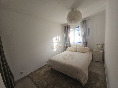 Location Appartement 2 pièces 48m² ST DENIS 97400 - Photo 3