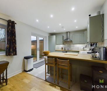 3 bedroom semi-detached house to rent - Photo 6