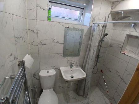 Studio to rent - Photo 5