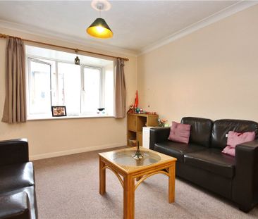 Romana Court, Sidney Road, Staines-upon-Thames, Surrey, TW18 4QJ - Photo 6