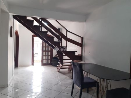 Casa com 3 quartos e 200m² para alugar em Parque da Matriz, Cachoeirinha. - Foto 2
