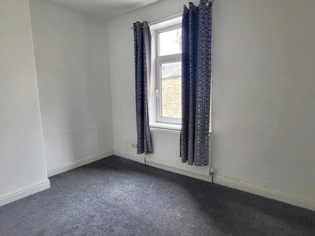 Terraced House to rent on - Photo 2