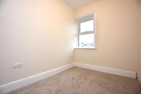 3 bedroom detached house to rent - Photo 3