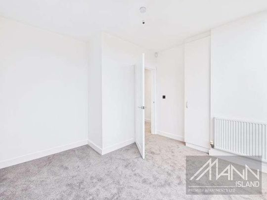 Glen Morag Gardens, Rochdale, OL11 - Photo 1