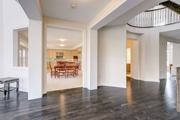 For Lease - 24 Whitewood Drive, Whitchurch-Stouffville, Ontario - Photo 1