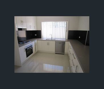 EXECUTIVE VILLA - Photo 6