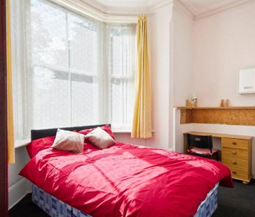 3 bedroom flat to rent - Photo 1