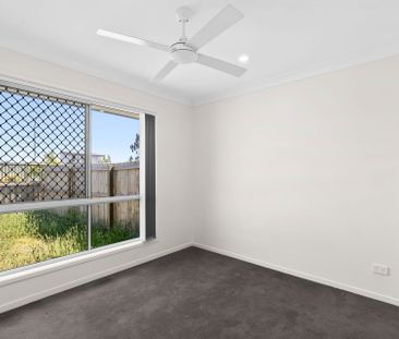 Spacious 4-Bedroom Duplex in Tranquil Collingwood Park - Perfect for Modern Family Living - Photo 5