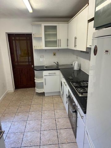 Studio Flat, York Road, E17 - Photo 4