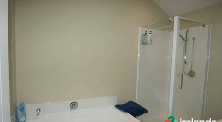 Furnished Room Available - Power & Internet Included! - Photo 3