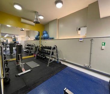 1 bedroom studio property to rent - Photo 6