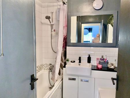 2 Bed Flat, Sinclair Court, B13 - Photo 3