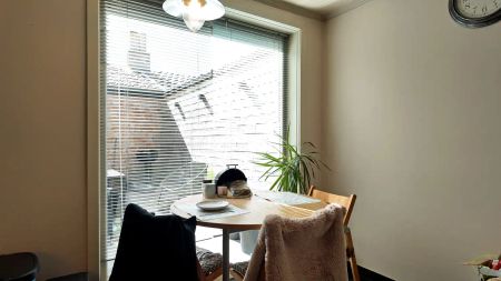 Gezellige instapklare woning met zonnig koertje in Eeklo! - Foto 5