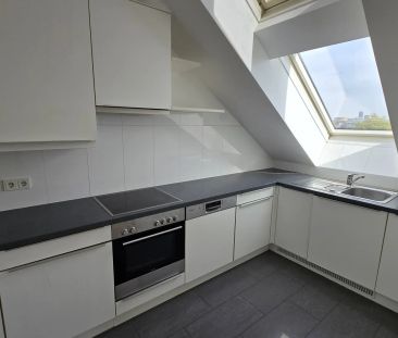 Bestlage Servitenviertel: Traumhafte Dachgeschosswohnung mit offenem Wohnkonzept und großer Hofterrasse - Photo 2