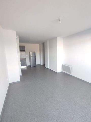 Location Appartement 3 pièces 59m² NIMES 30000 - Photo 2