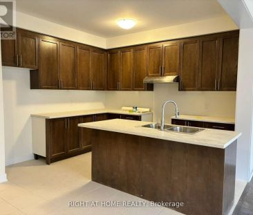 1101 THOMPSON DRIVE - Photo 1