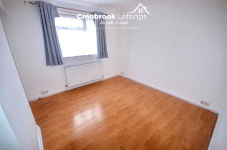 4 bedroom semi-detached house to rent - Photo 3