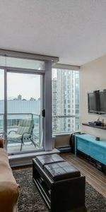 Centrally Located Bright & Cozy Vancouver Condo w/ Ocean View - Photo 4