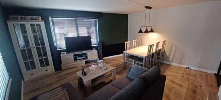 Gerenoveerd appartement met 2 slaapkamers en garage - Photo 2