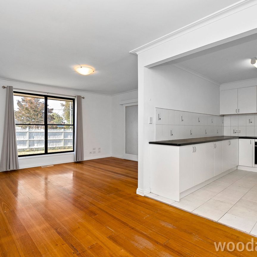 Spacious 3 Bedroom Home - Photo 1