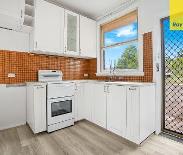 Stylishly Renovated Family Home in Peaceful Kingswood Pocket - Photo 4